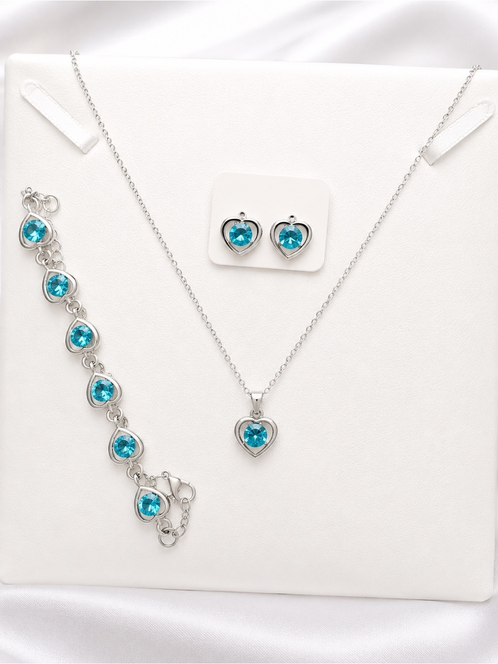 Heart Pendant Jewelry Set with Blue Crystal Accents